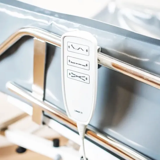 wave-profiling-shower-trolley-for-comfortable-and-adjustable-assisted-showering-adjustable-control