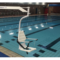 Oxford Dipper Pool hoist with Ranger Seat by pool 2